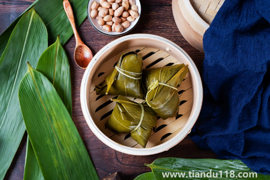 超市買(mǎi)的粽子蒸著吃還是煮著吃（超市買(mǎi)的粽子怎么加熱）