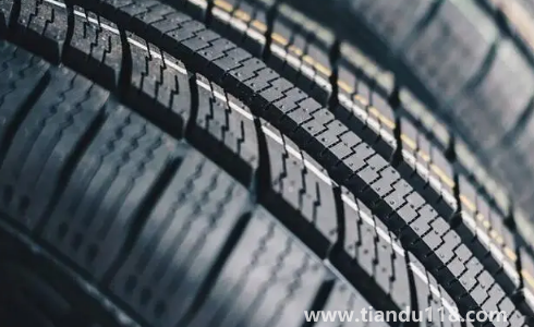 車輪胎扎了個(gè)釘子補(bǔ)一下大概多少錢2