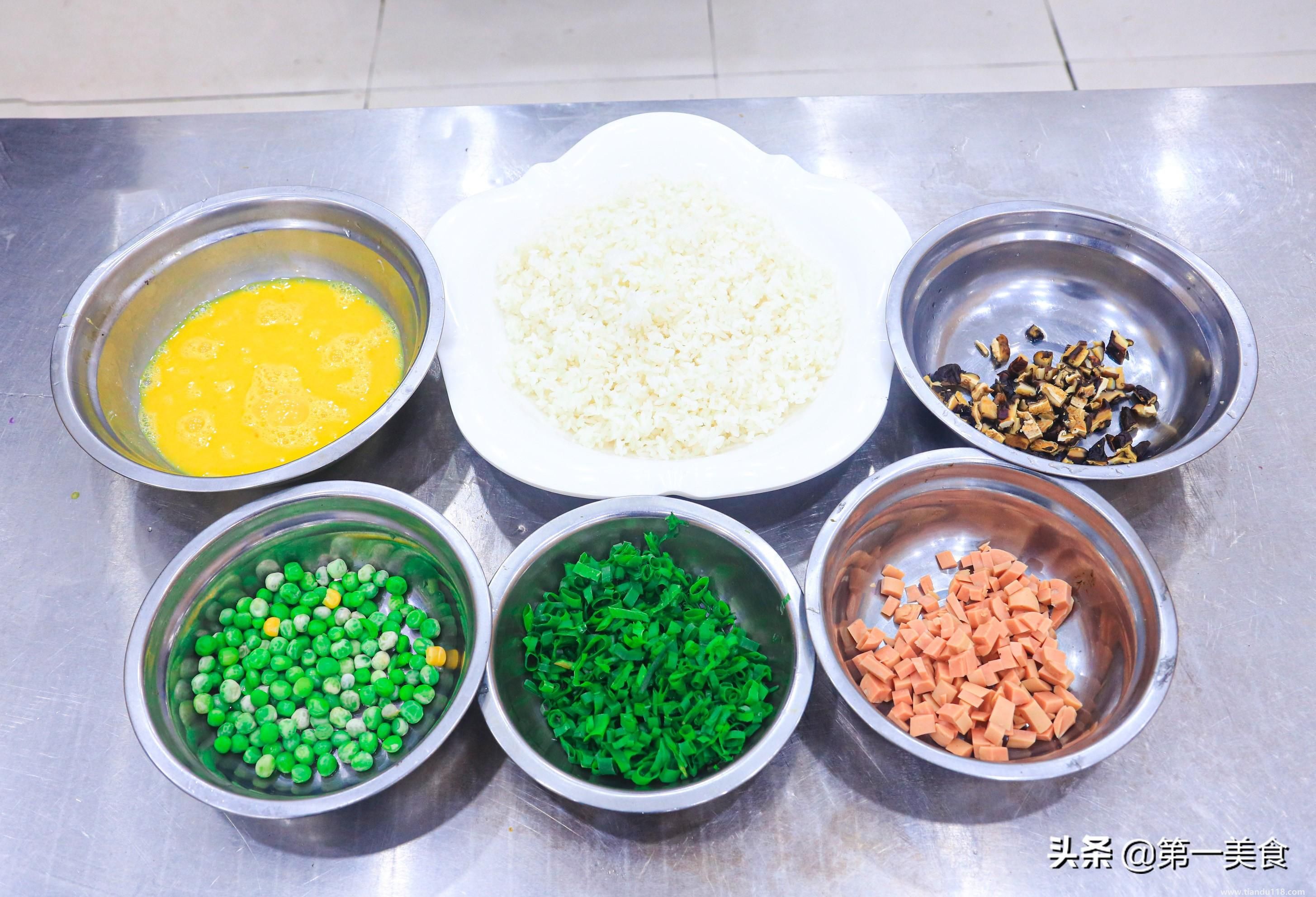 普通蛋炒飯的做法簡單步驟（怎樣做蛋炒飯最好吃）(圖4)