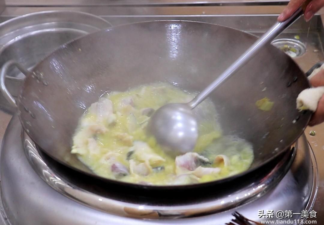 家常酸菜魚(yú)的做法（家常酸菜魚(yú)怎么做）(圖13)