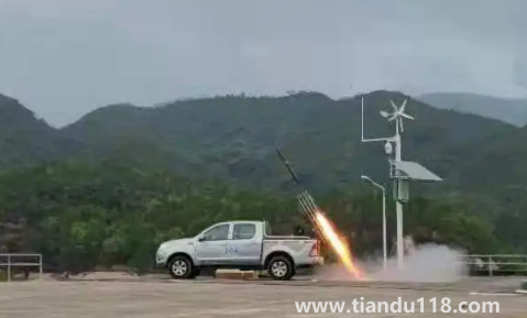 人工降雨會(huì)有轟隆隆的聲音嗎2