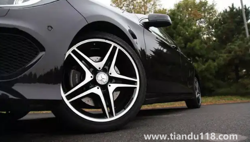 過了一個(gè)坑輪轂輕微變形了能修復(fù)嗎（輪轂變形修復(fù)放在后輪跑高速可以嗎）