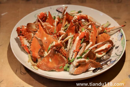 梭子蟹是整個(gè)蒸還是切開(kāi)蒸3