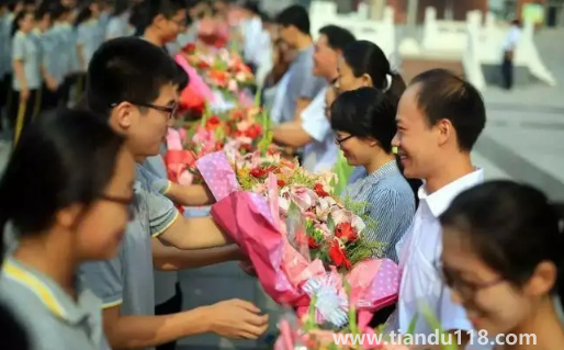 2022教師節(jié)不讓送禮送手工花束可以嗎1