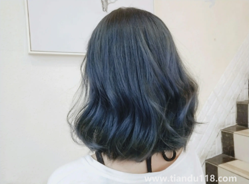 染發(fā)后怎么護(hù)理和保養(yǎng)3