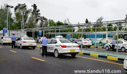 科三過了但是被抽查監(jiān)控視頻復(fù)議多久（科目三考官知道你是補(bǔ)考嗎）