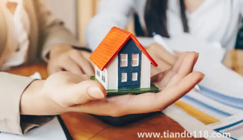 房產(chǎn)中介投訴找哪個(gè)部門（買賣房子不走中介有什么風(fēng)險(xiǎn)）
