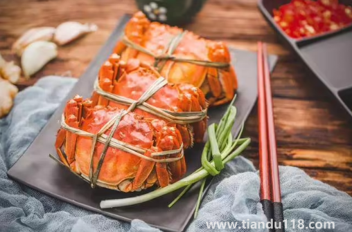 螃蟹生凍和熟凍哪個(gè)好2