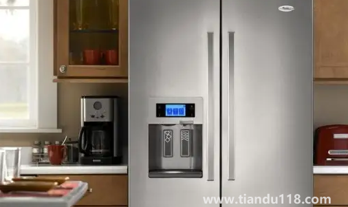 冰箱漏水接水盤(pán)在哪3