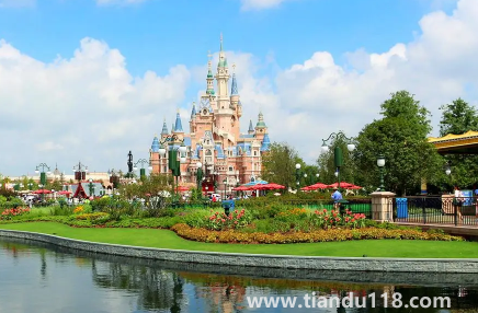 2022年11月份去上海迪士尼冷嗎（11月去迪士尼穿什么合適）