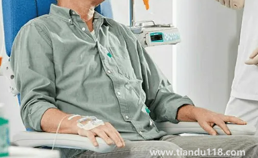 化療三次醫(yī)生突然說不用繼續(xù)化療了（化療三次想終止可以嗎）