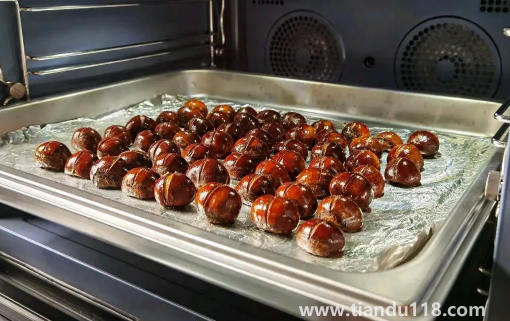 烤箱烤板栗需要錫紙包起來嗎（烤箱烤板栗的做法）