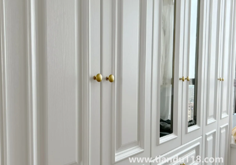 木工打衣柜封邊另外收費嗎（木工打衣柜的優(yōu)缺點）