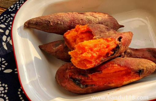 一個烤紅薯的熱量相當于多少米飯的熱量（烤紅薯怎么吃減肥）