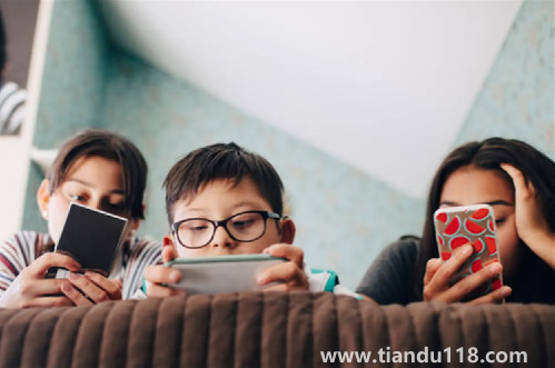 手機(jī)輻射幾米遠(yuǎn)為安全距離1