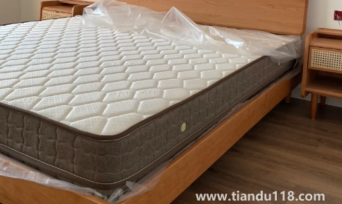 床墊氣味太重可以睡嗎(床墊里面有甲醛嗎)(圖1) 床墊氣味太重可以睡嗎1