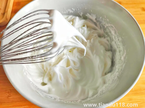 蛋清打出來(lái)的奶油能直接吃嗎2