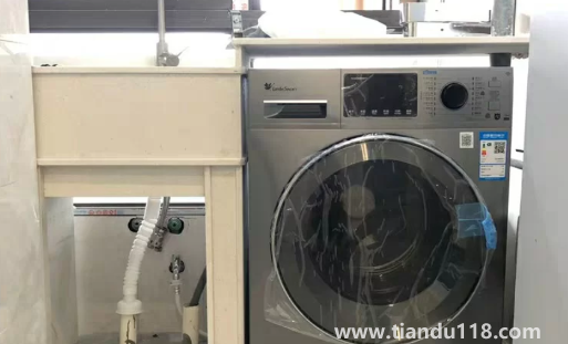 租客洗衣機用了一年壞了誰負責(zé)2