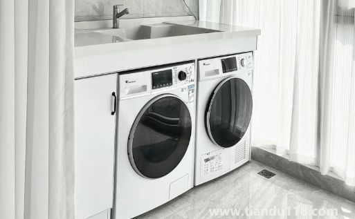 租客洗衣機用了一年壞了誰負責(zé)1