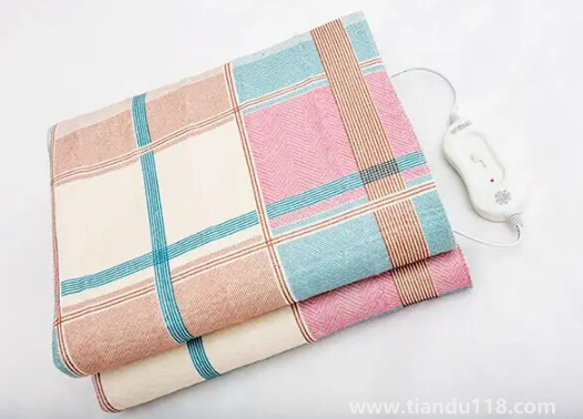 電熱毯被煙頭燙個(gè)洞還能用嗎2