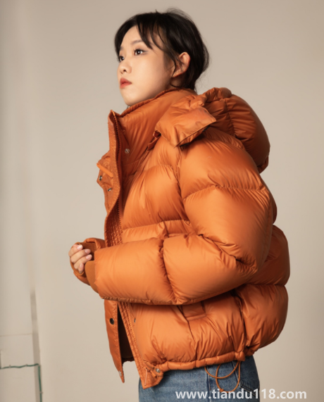 鵝絨服有味道是假的嗎2