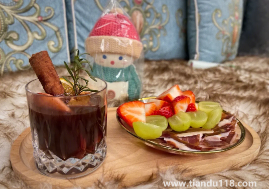 熱紅酒需要哪些調(diào)料哪些香料（熱紅酒酒精會(huì)不會(huì)揮發(fā)）