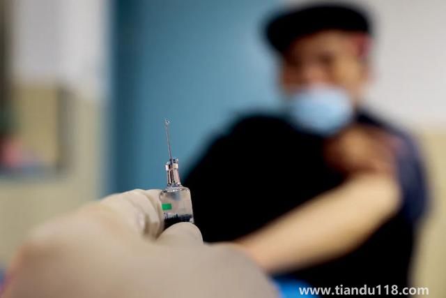 專家:感染人數(shù)激增時要警惕突變株（專家建議應(yīng)持續(xù)監(jiān)測）