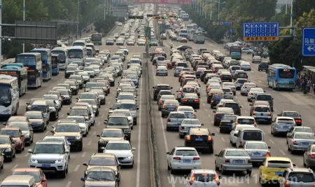 2023年前高速什么時(shí)候開始堵車（高速堵車怎么辦）
