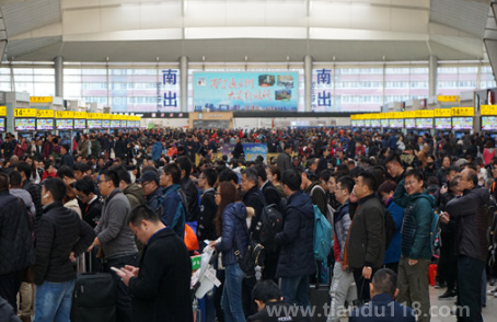 2023年返鄉(xiāng)潮開始了嗎（為什么每到春節(jié)就會出現(xiàn)回鄉(xiāng)潮）