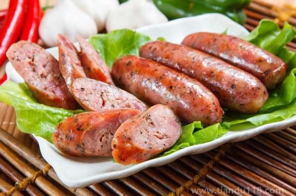 灌香腸用肉餡還是肉塊（灌香腸用什么肉比較好）