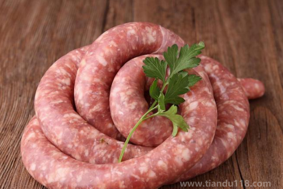 香腸剛灌好后可以用風(fēng)扇吹嗎（香腸用哪個部位的肉）