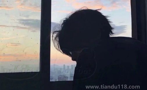 男人為什么打聽(tīng)你的感情狀況（一個(gè)男人喜歡打聽(tīng)你家的事說(shuō)明什么）