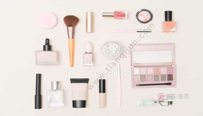 橘色眼影配什么口紅